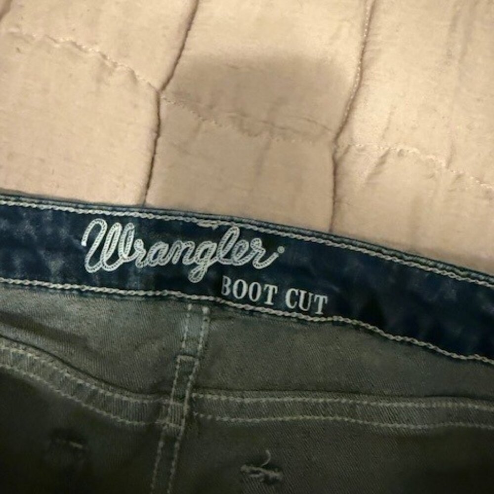 Wrangler bootcut Jeans - Picture 2 of 5